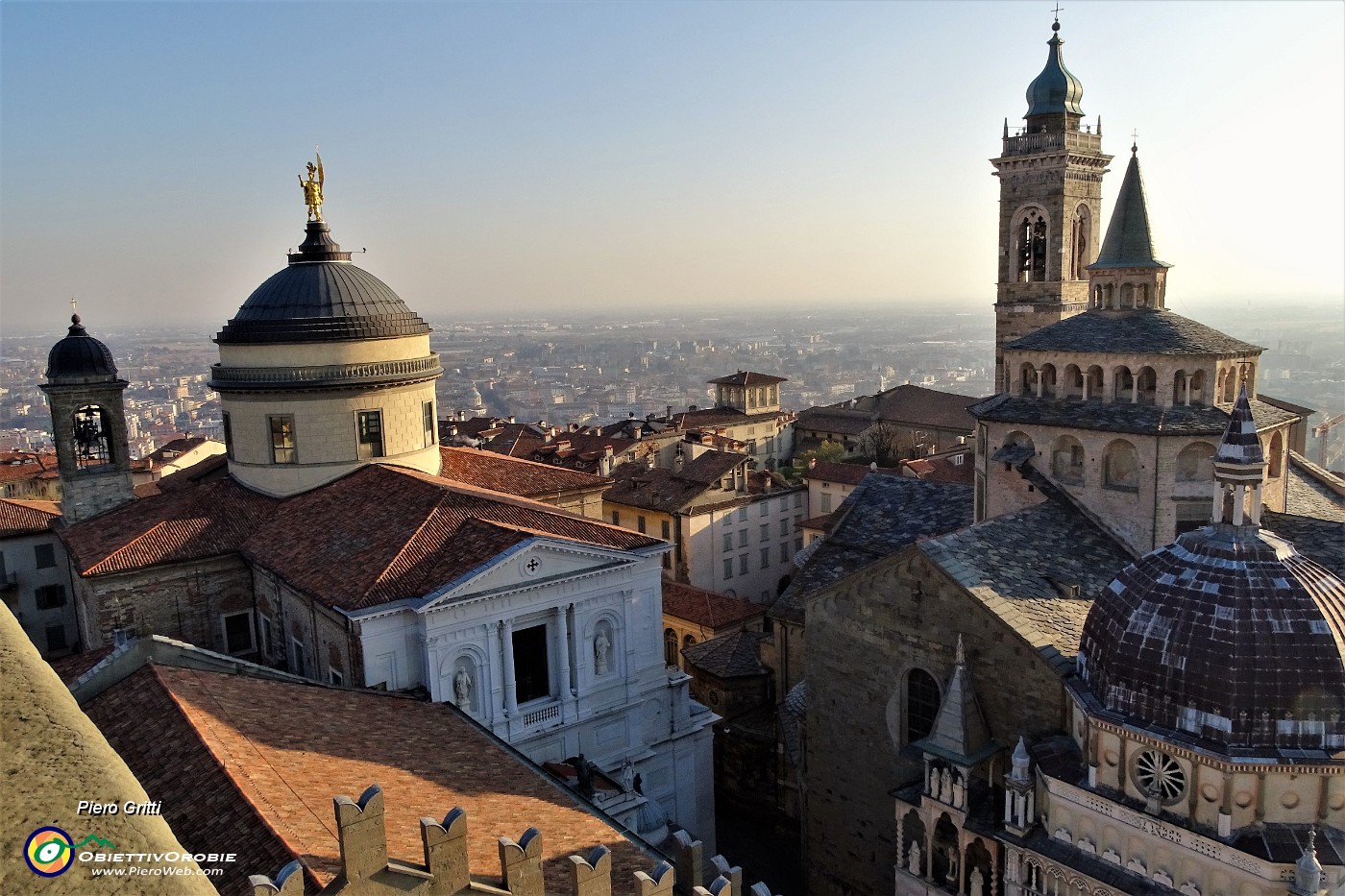 05 Dal 'Campanone' da sx Duomo, S.ta Maria Maggiore, Cappella Colleoni .JPG